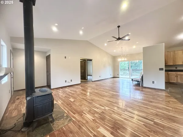 $1,150,000 | 19400 South Frank Road, Colton, OR 97017