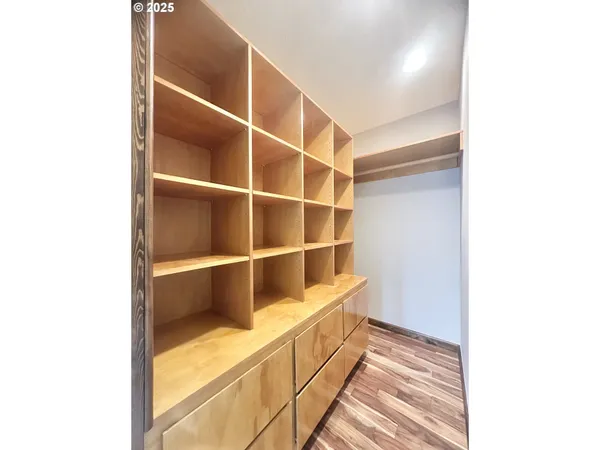 $1,150,000 | 19400 South Frank Road, Colton, OR 97017