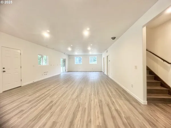 $1,150,000 | 19400 South Frank Road, Colton, OR 97017