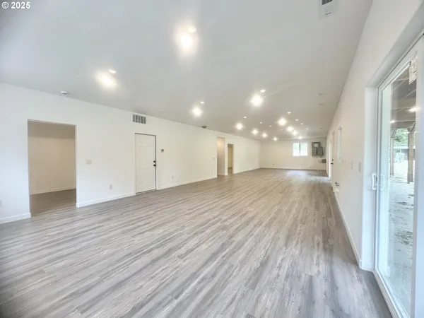 $1,150,000 | 19400 South Frank Road, Colton, OR 97017