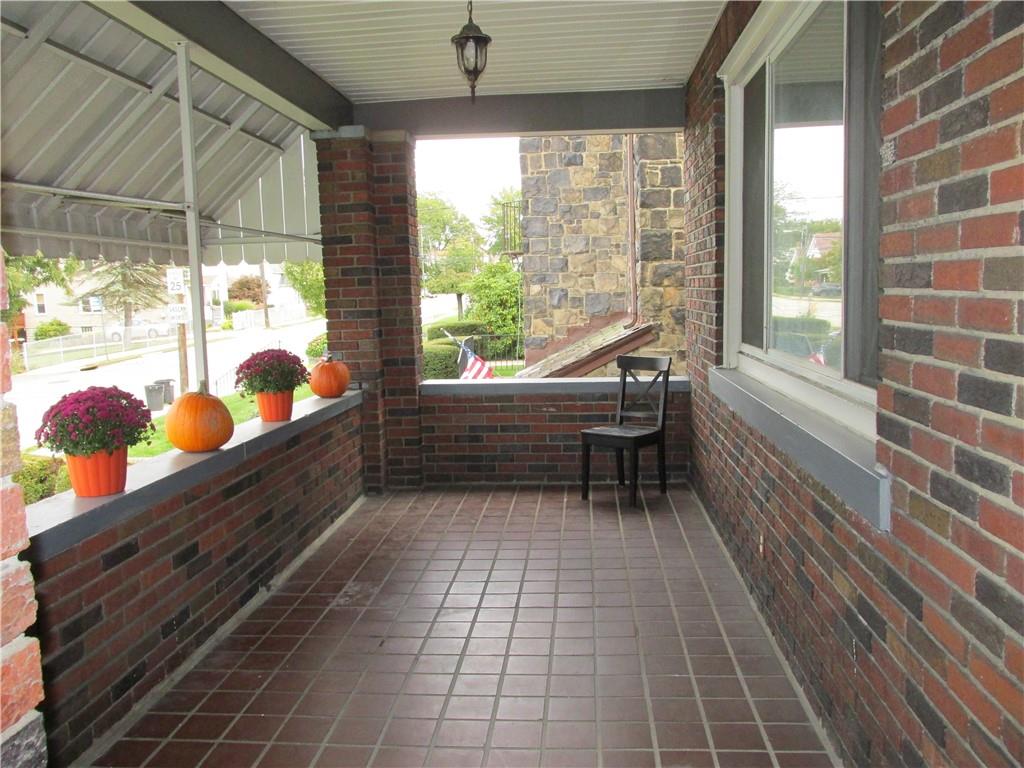 3245 Middletown Road Pittsburgh, PA 15204 - Photo 2 of 24 a room with window