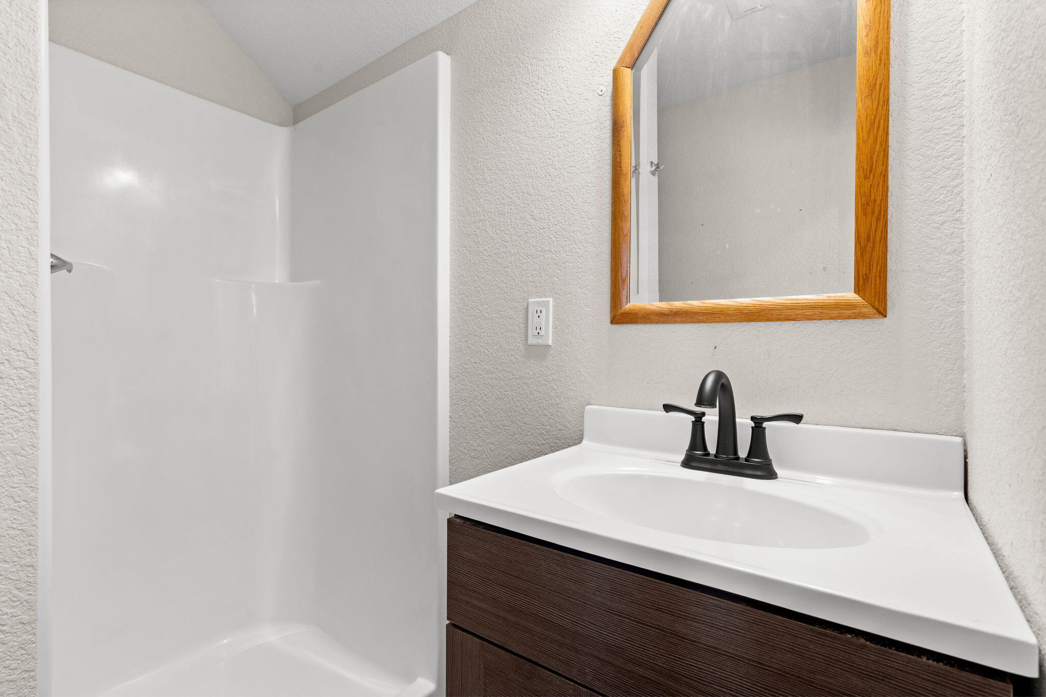 212 Candlestick Road Branson, MO 65616 - Photo 26 of 69 212-Candlestick-Rd-Modern-Bath
