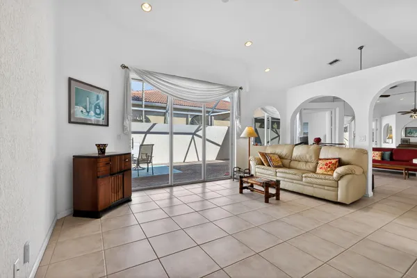 $580,000 | 5176 Ventura Drive, Unit 5176, Delray Beach, FL 33484