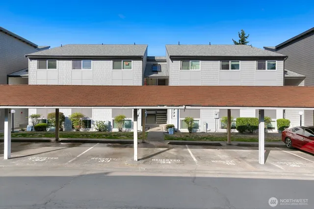 $244,950 | 2020 Grant Avenue South, Unit D204, Renton, WA 98055