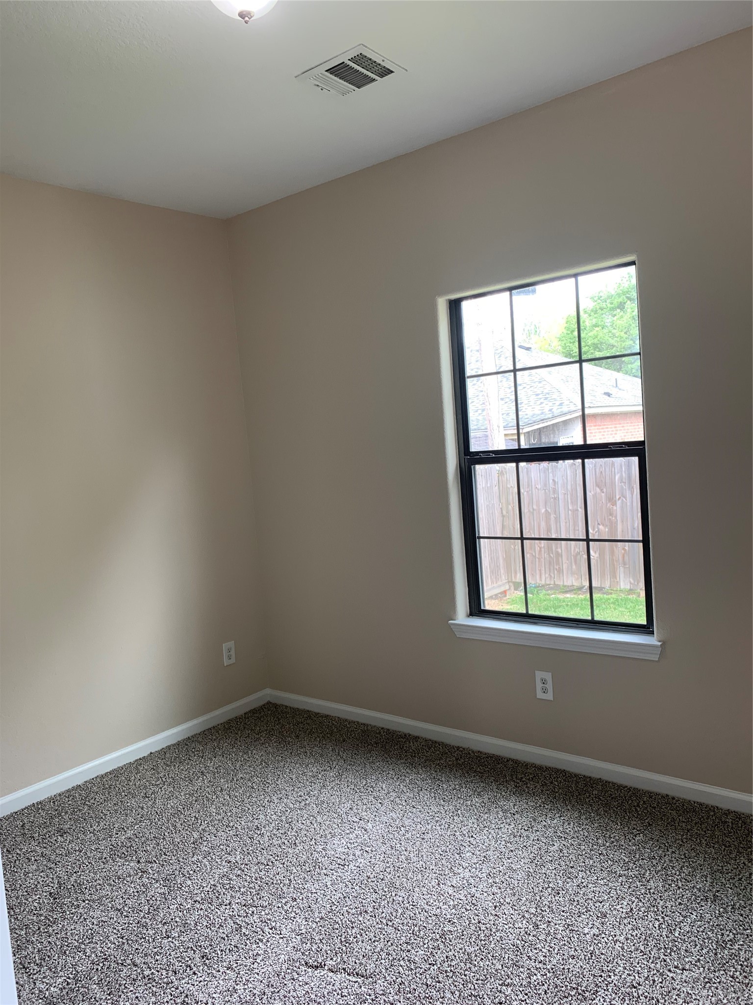 5329 Rue Street Houston, TX 77033 - Photo 5 of 14