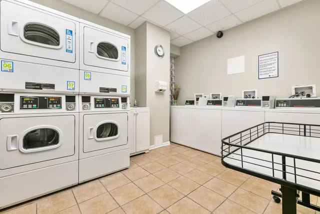 $1,472 | 5860 North Kenmore Avenue, Unit 514, Chicago, IL 60660