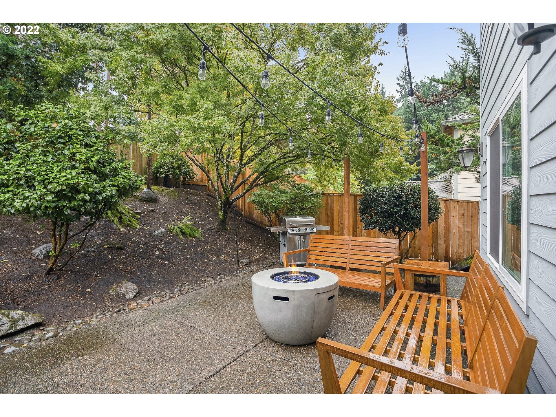 4809 Southwest Orchard Lane Portland, OR 97219 - Photo 12 of 32