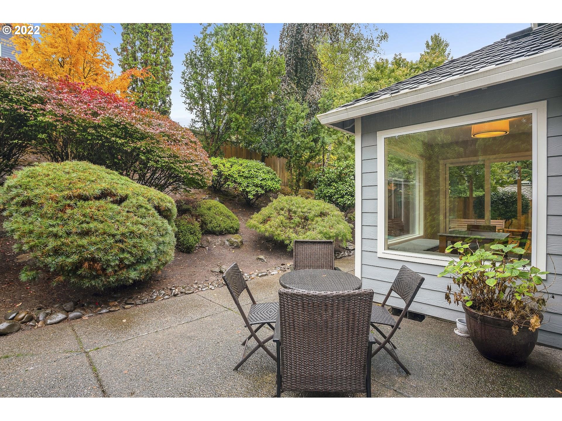 4809 Southwest Orchard Lane Portland, OR 97219 - Photo 13 of 32