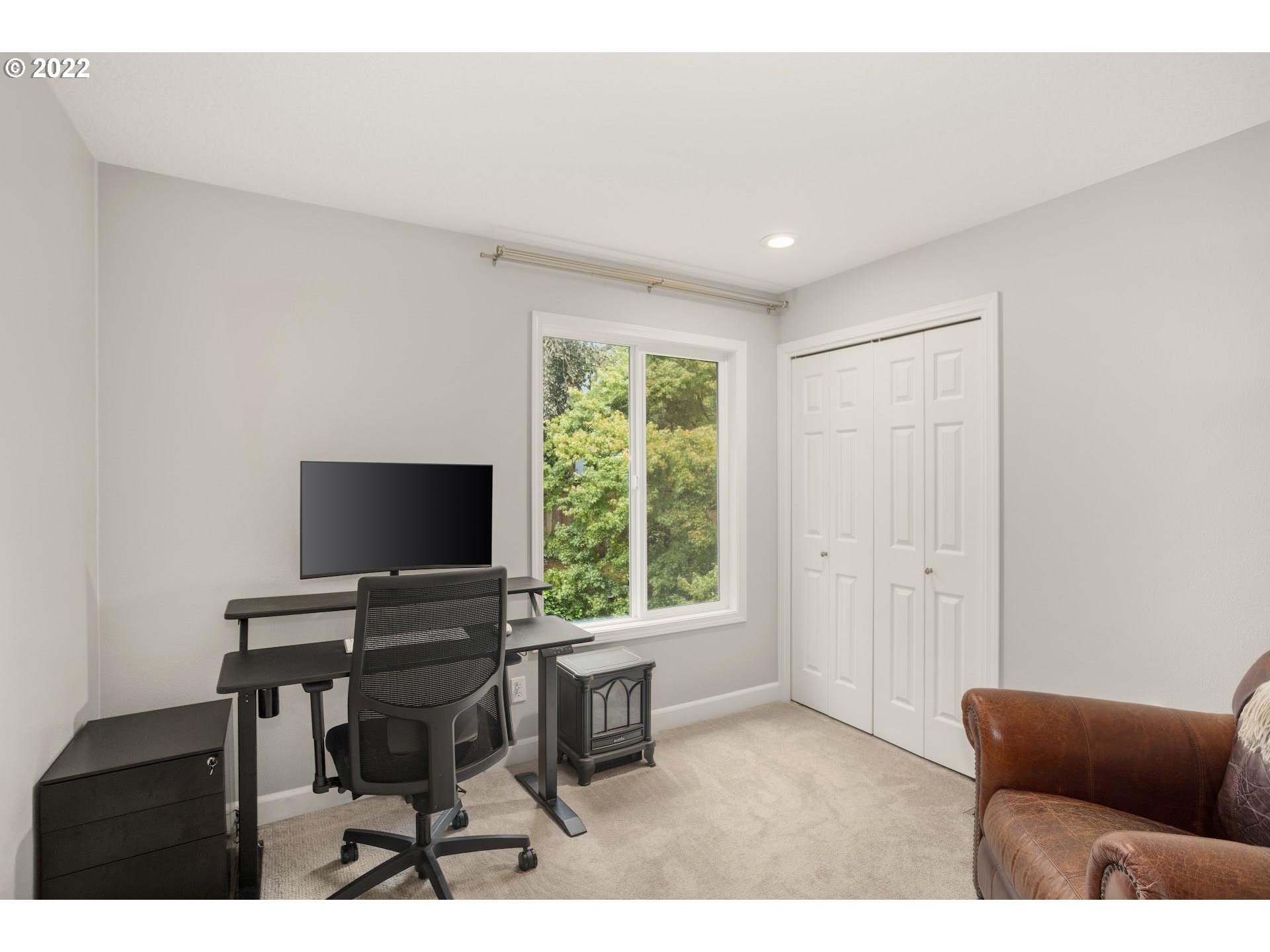 4809 Southwest Orchard Lane Portland, OR 97219 - Photo 23 of 32