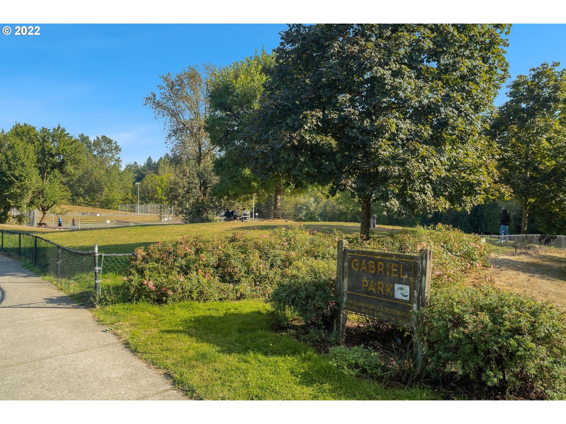 4809 Southwest Orchard Lane Portland, OR 97219 - Photo 31 of 32