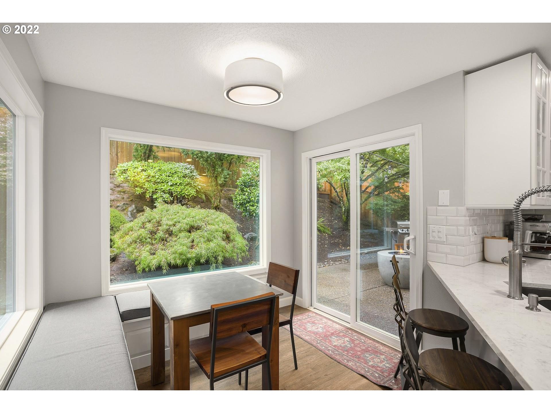 4809 Southwest Orchard Lane Portland, OR 97219 - Photo 10 of 32