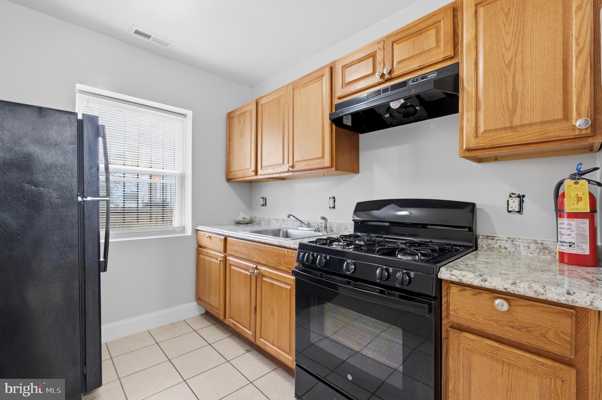 4633 Hillside Road Southeast Washington, DC 20019 - Photo 4 of 12