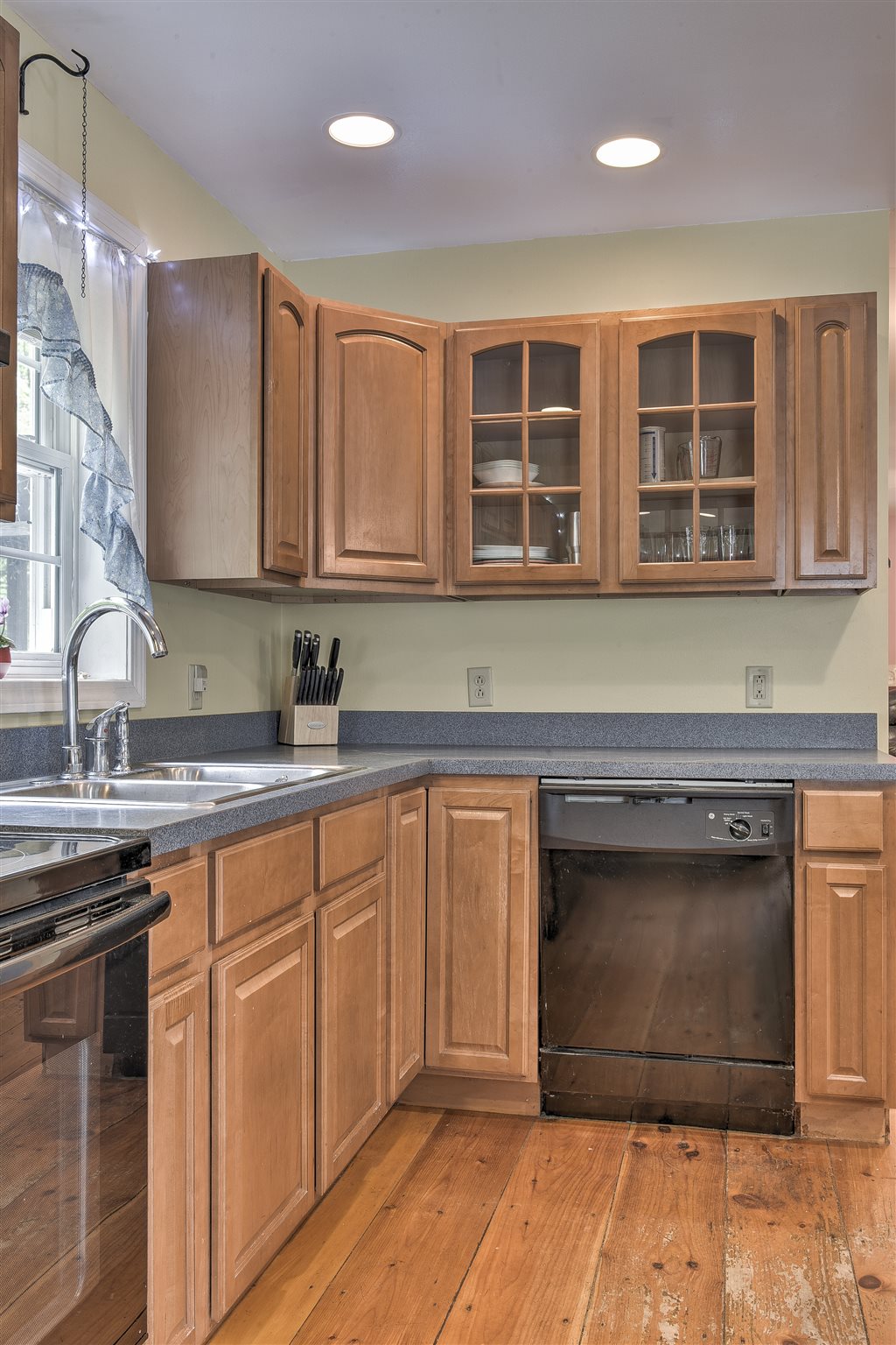 241 Rhododendron Road Fitzwilliam, NH 03447 - Photo 12 of 39