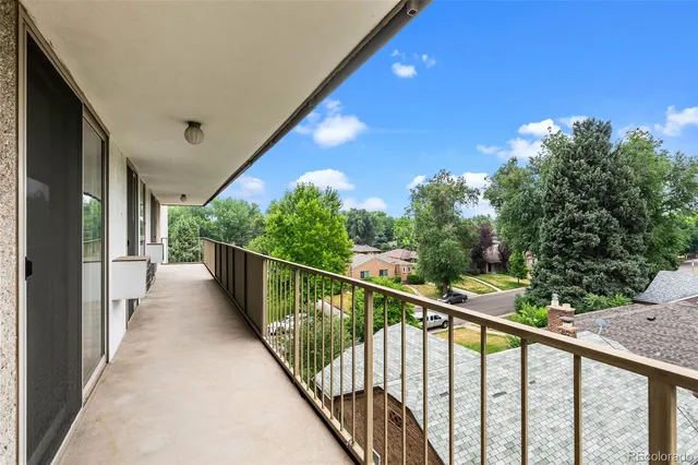 $2,049 | 799 Dahlia Street, Unit 501, Denver, CO 80220