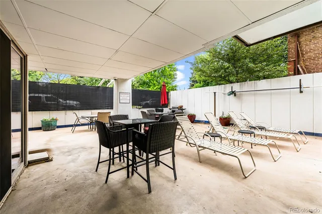 $2,049 | 799 Dahlia Street, Unit 501, Denver, CO 80220