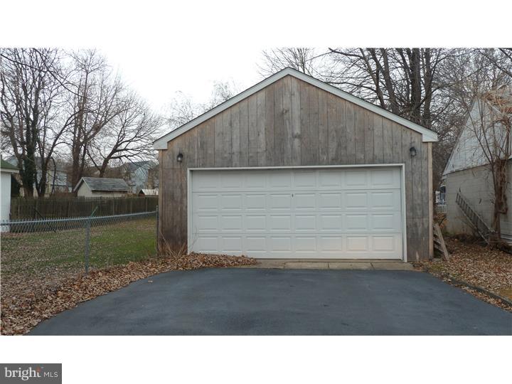 315 East Providence Road Aldan, PA 19018 - Photo 5 of 25 Garage