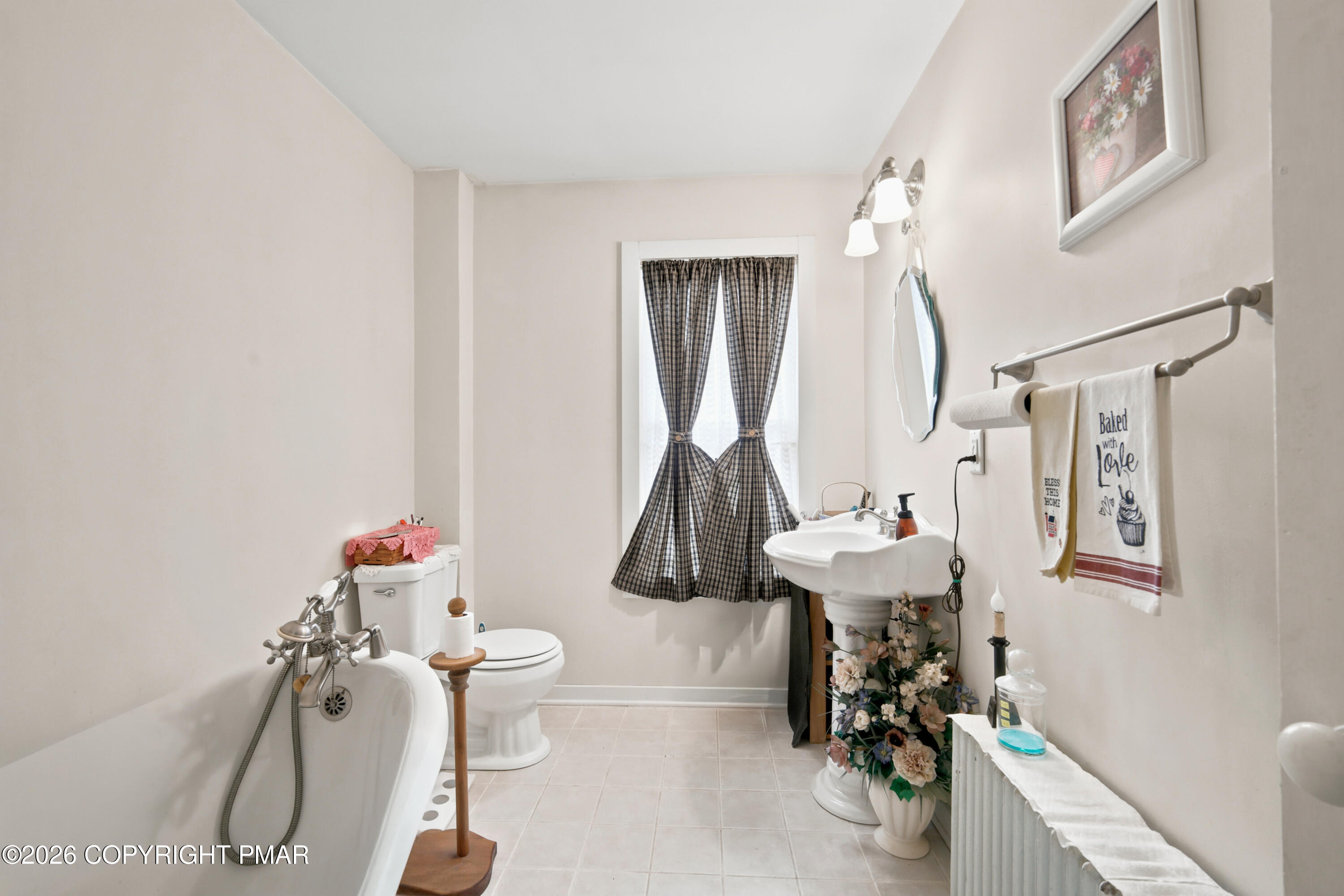556 Interchange Road Kunkletown, PA 18058 - Photo 29 of 68 Bathroom