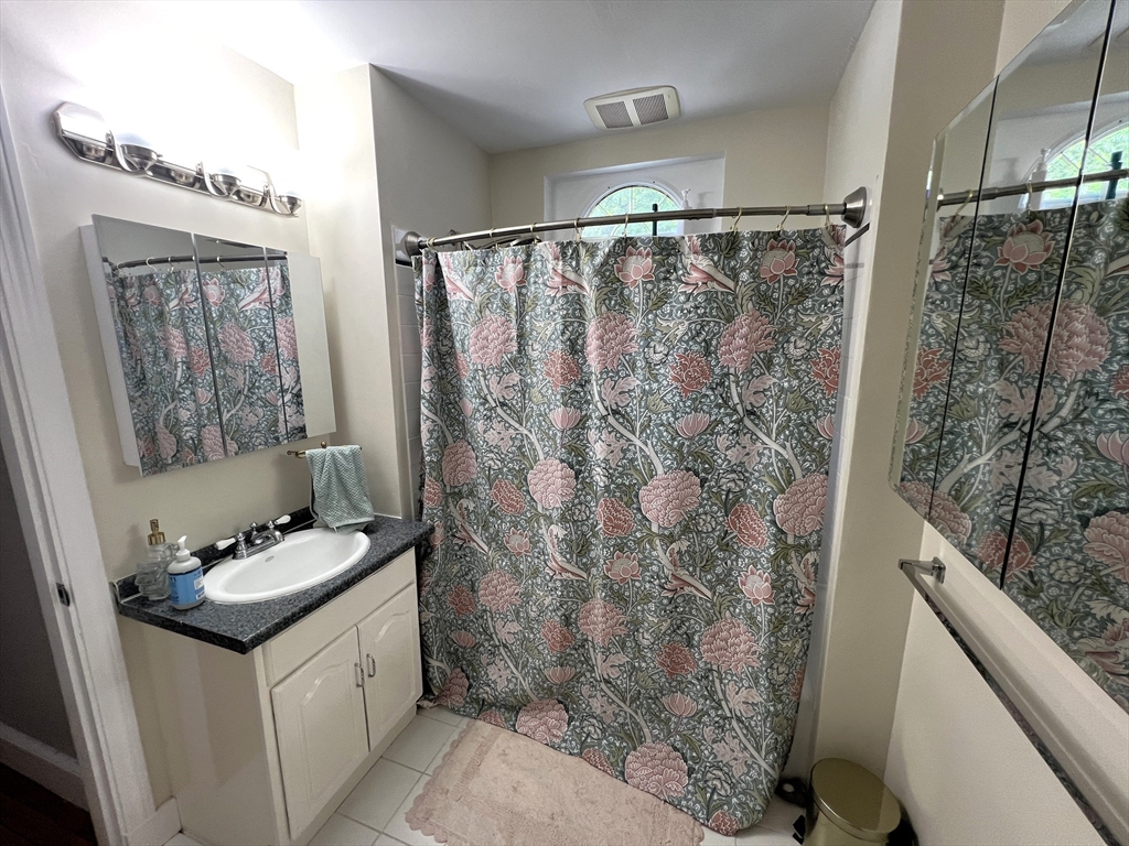 19 Maple Street, Unit 19 Newton, MA 02466 - Photo 22 of 30