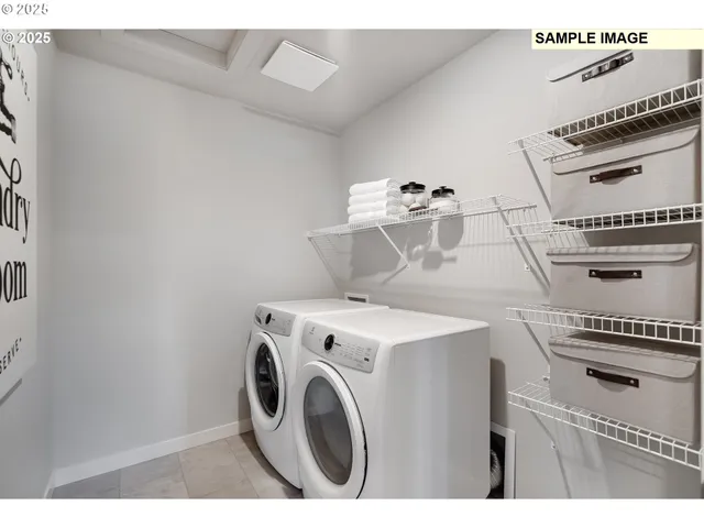 a picture of a wall with a white wall