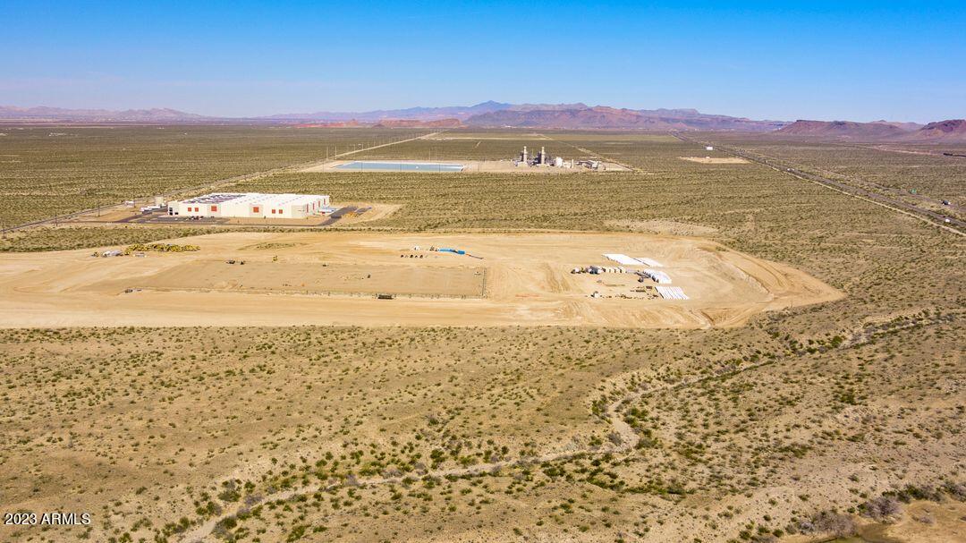 4648 West Sheldon Street, Unit 1 & 2 Golden Valley, AZ 86413 - Photo 14 of 21 a view of an ocean and beach