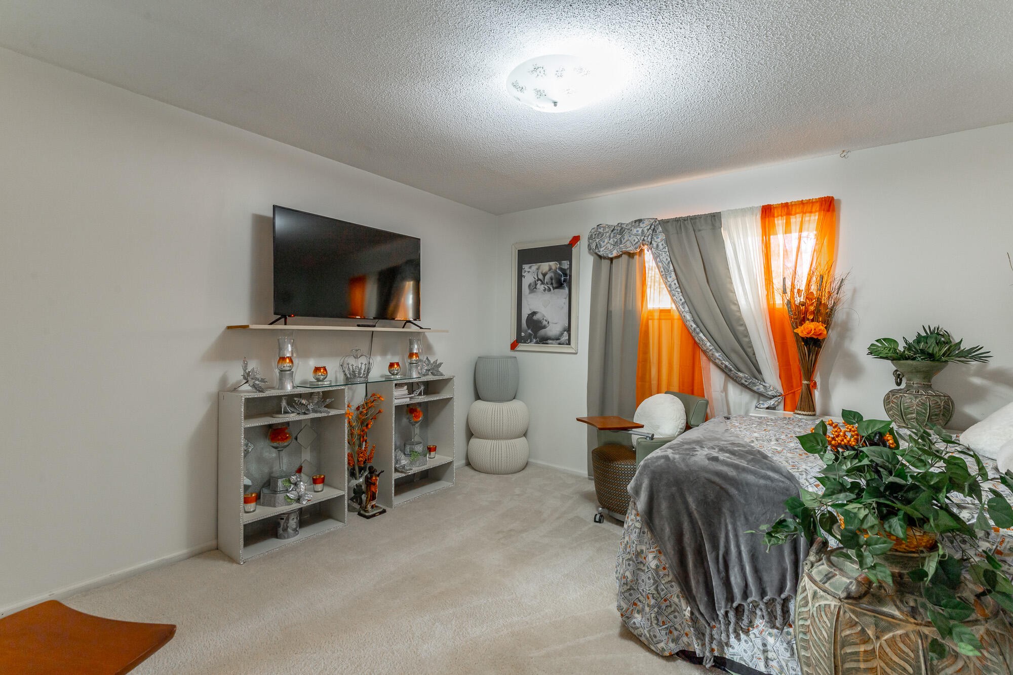 8417 Iris Drive Chattanooga, TN 37421 - Photo 31 of 90 a view of a livingroom with workspace and a window