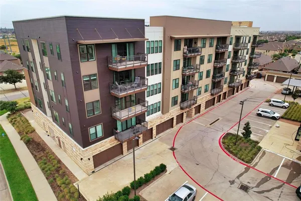 $2,250 | 3517 Windhaven Parkway, Unit 2305, Lewisville, TX 75056