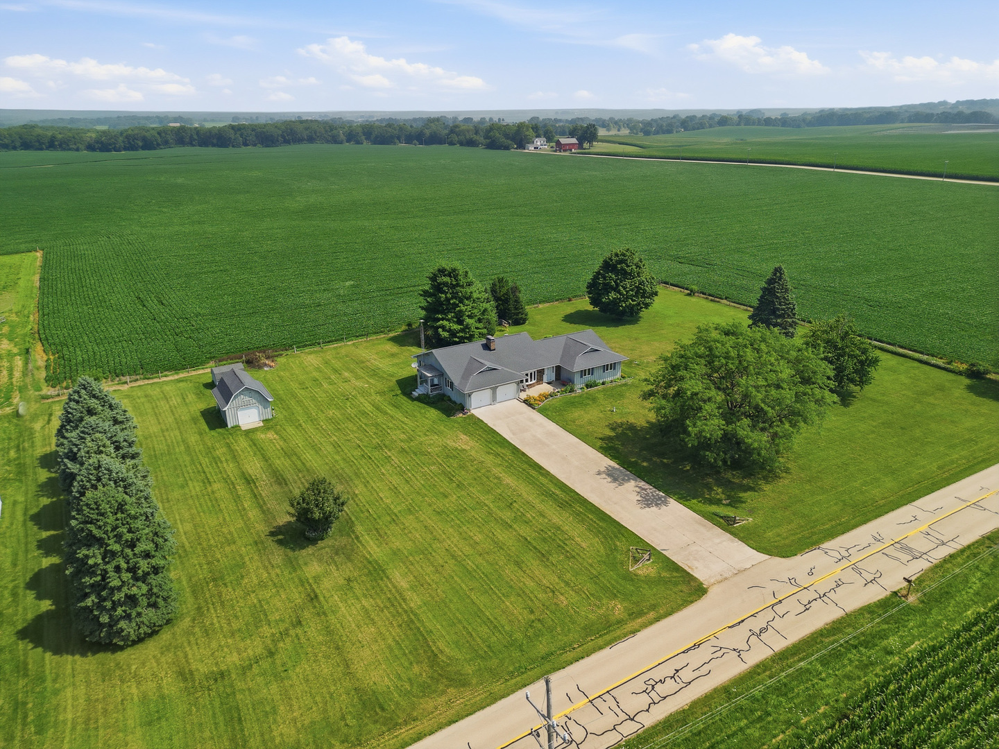 1132 Stony Point Road Dixon, IL 61021 - Photo 4 of 45
