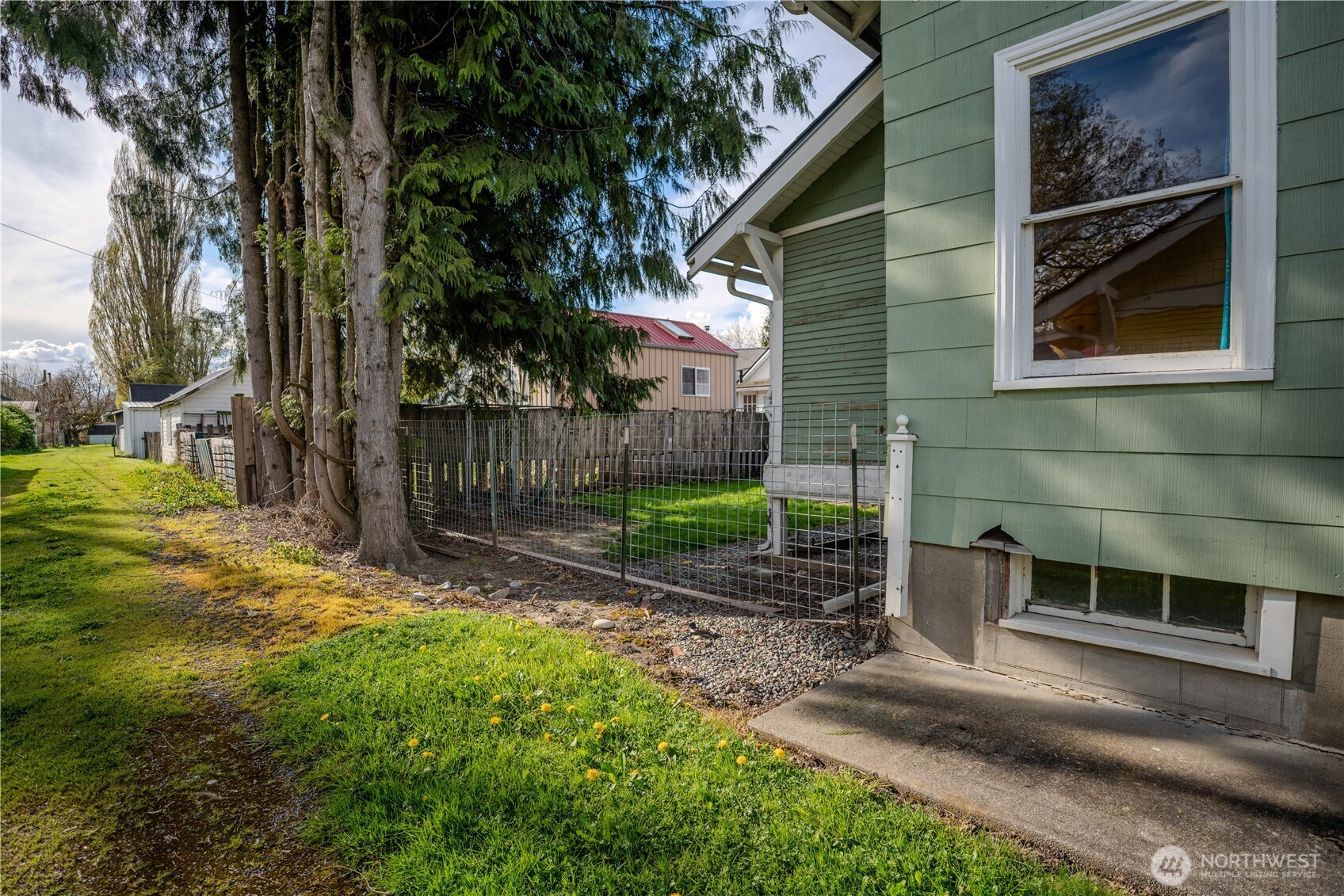 517 Lawson Street Sumas, WA 98295 - Photo 8 of 40