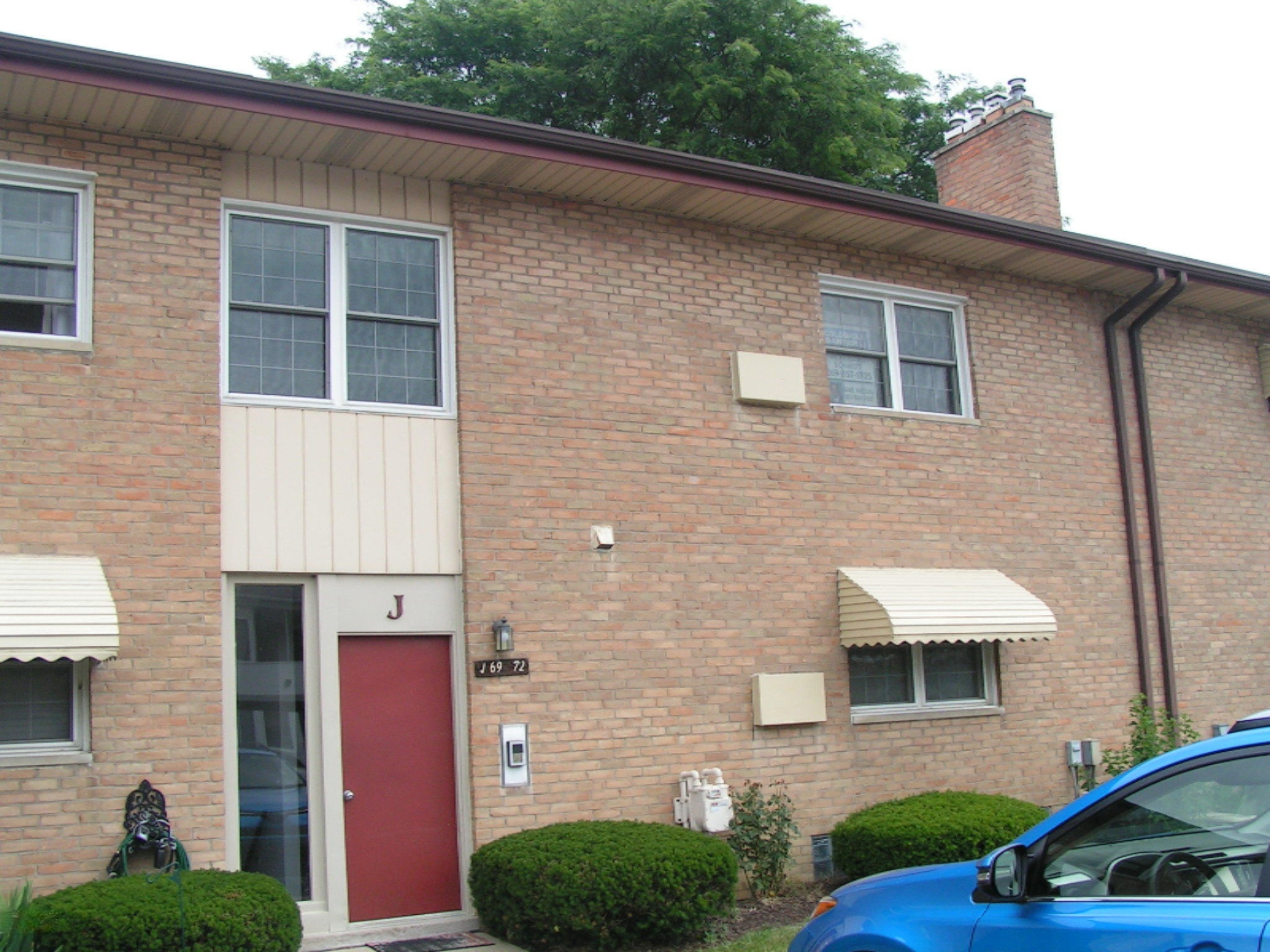 1199 Sheldon Road, Unit J69 Plymouth, MI 48170 - Photo 2 of 8 PICT0010