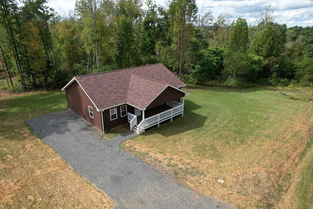 1177 Deer Ridge Road Hillsville, VA 24343 - Photo 4 of 38 Gallery Image 4