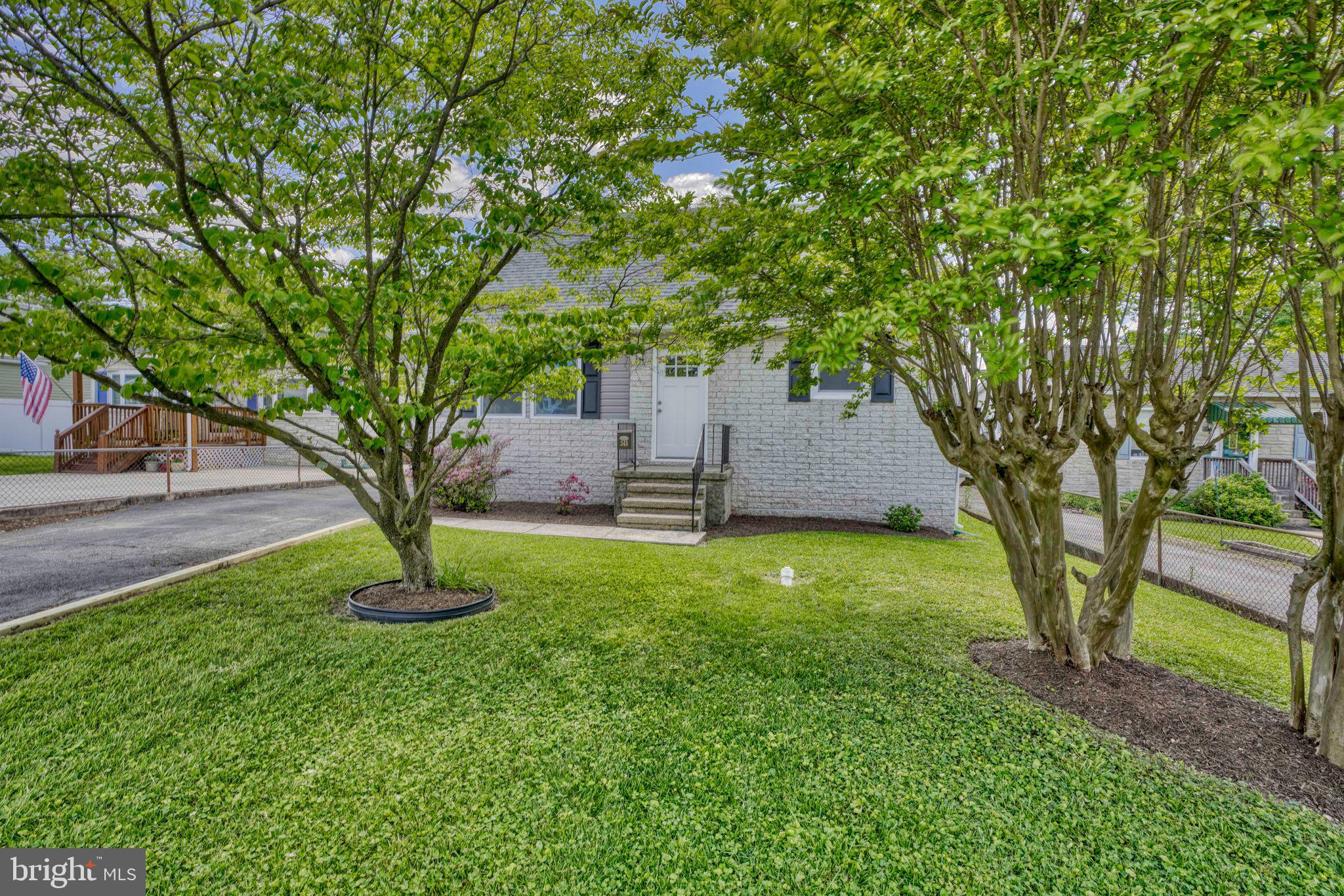 343 Upperlanding Road Baltimore, MD 21221 - Photo 2 of 55