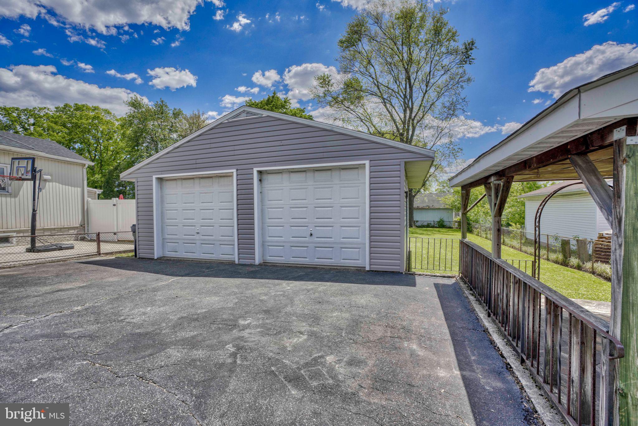 343 Upperlanding Road Baltimore, MD 21221 - Photo 5 of 55