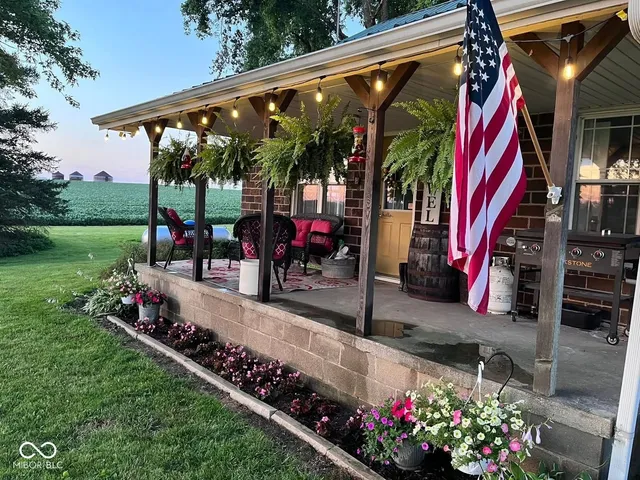 $215,000 | 1915 South County Road 100 East, Center Point, IN 47840