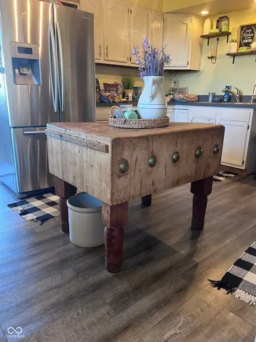 $215,000 | 1915 South County Road 100 East, Center Point, IN 47840