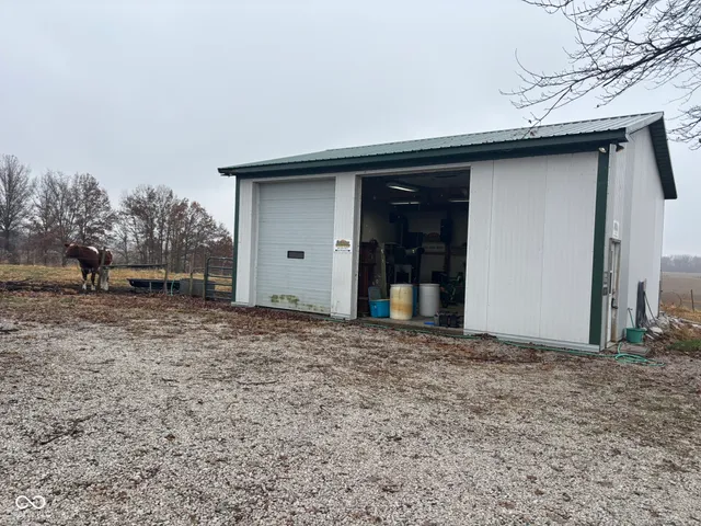 $215,000 | 1915 South County Road 100 East, Center Point, IN 47840