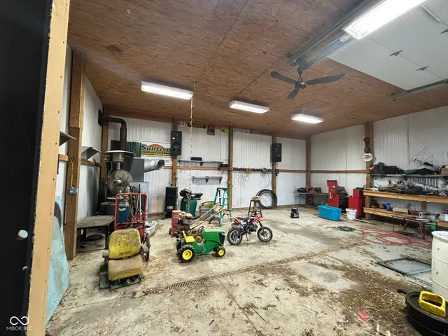 $215,000 | 1915 South County Road 100 East, Center Point, IN 47840