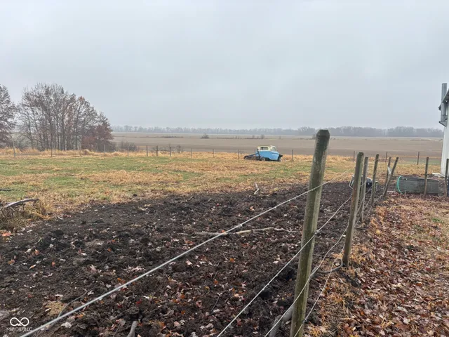 $215,000 | 1915 South County Road 100 East, Center Point, IN 47840