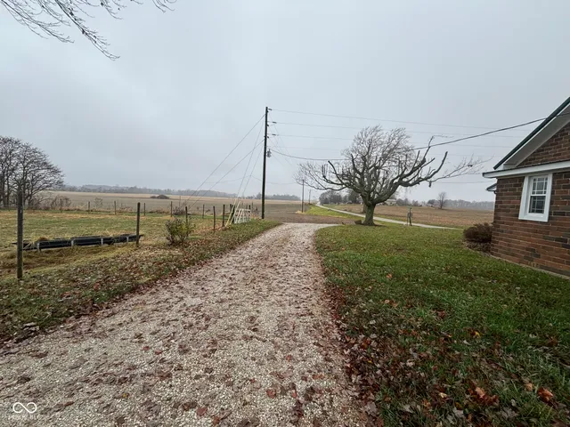 $215,000 | 1915 South County Road 100 East, Center Point, IN 47840