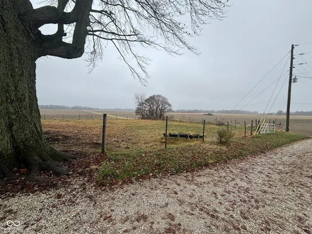 $215,000 | 1915 South County Road 100 East, Center Point, IN 47840