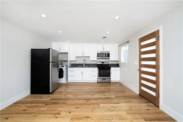 $1,100,000 | 6714 Amigo Avenue, Reseda, CA 91335