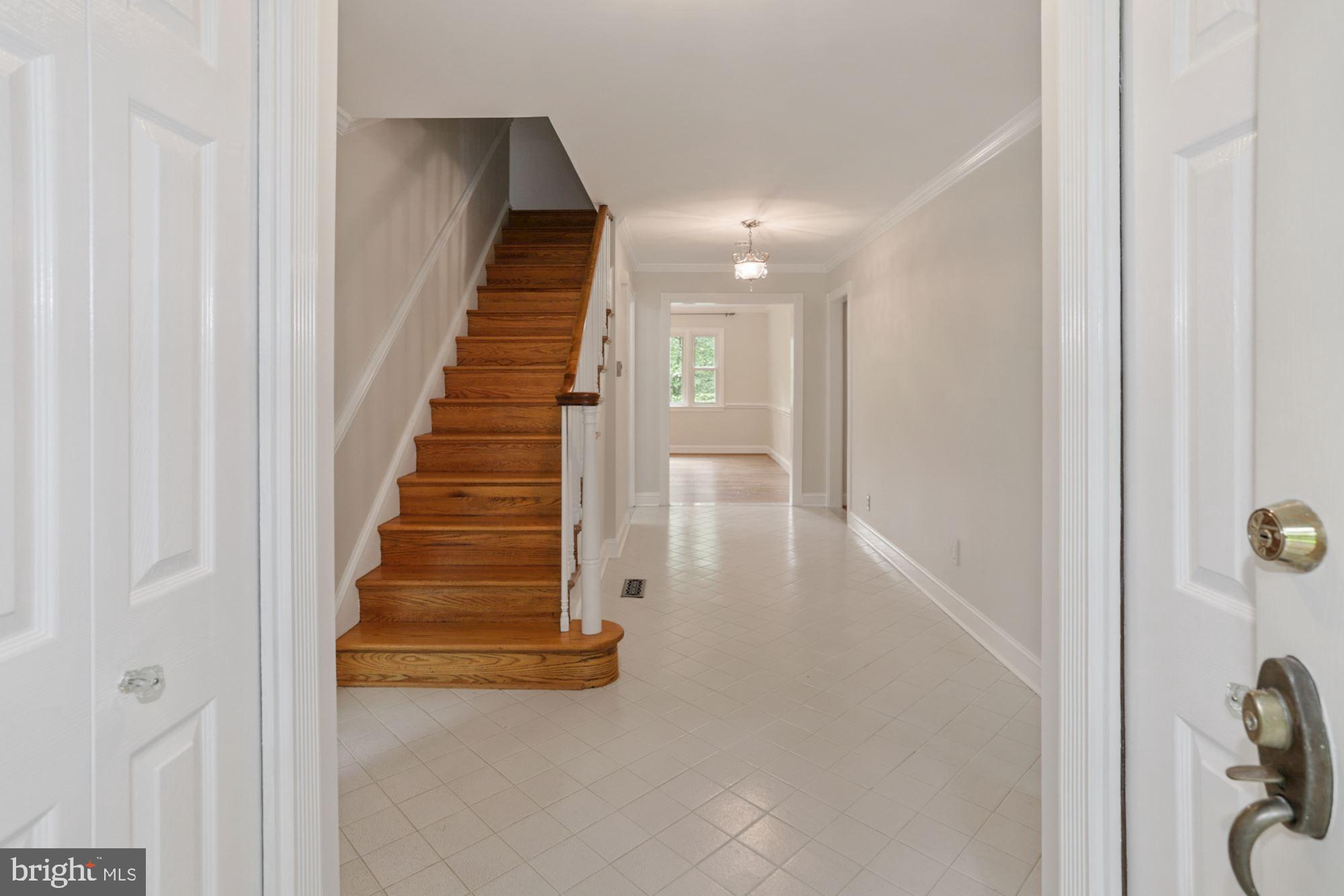 301 Pine Road Fort Washington, MD 20744 - Photo 6 of 55 Home front entry Foyer