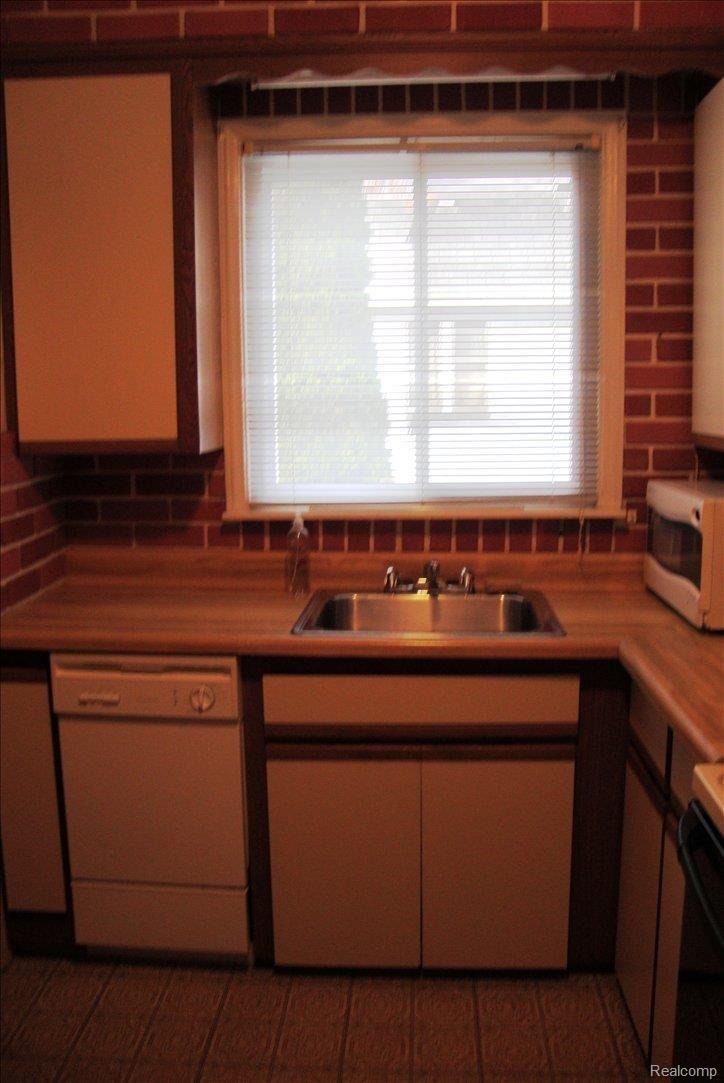 2045 Columbia Road Berkley, MI 48072 - Photo 15 of 20 Kitchen view 2