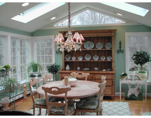 18 Juniper Road Weston, MA 02493 - Photo 6 of 13