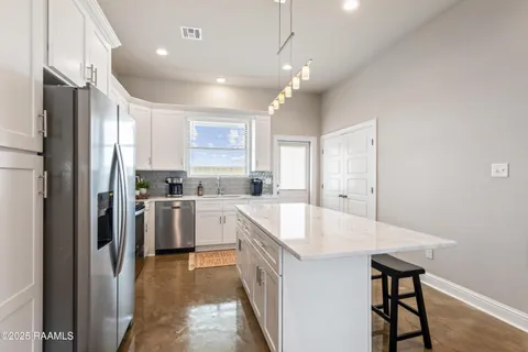 $795,000 | 117 Firethorn Drive, Youngsville, LA 70592