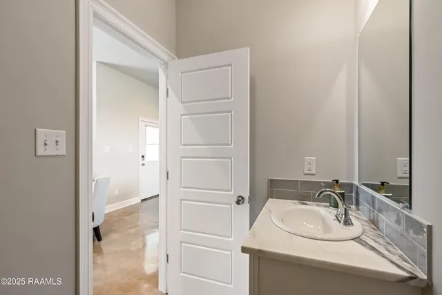 $795,000 | 117 Firethorn Drive, Youngsville, LA 70592