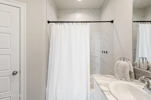 $795,000 | 117 Firethorn Drive, Youngsville, LA 70592