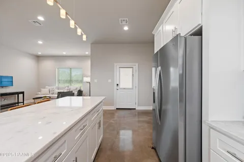 $795,000 | 117 Firethorn Drive, Youngsville, LA 70592