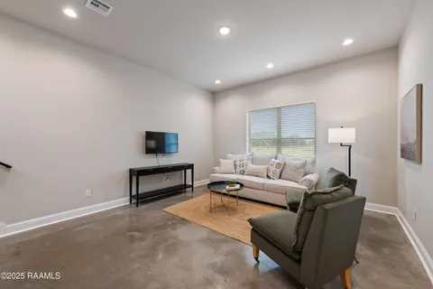 $795,000 | 117 Firethorn Drive, Youngsville, LA 70592