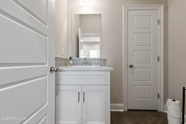 $795,000 | 117 Firethorn Drive, Youngsville, LA 70592