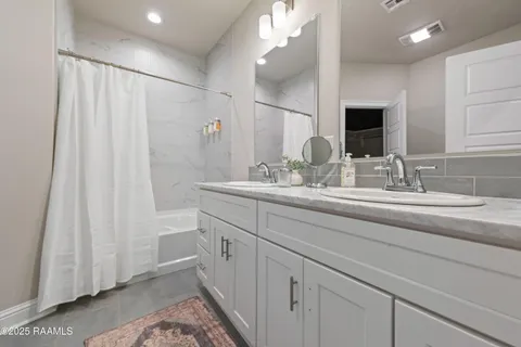 $795,000 | 117 Firethorn Drive, Youngsville, LA 70592